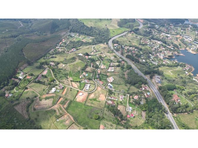Lote en venta en Lago Calima, Cali, 8600 m² · foto 3 de 15