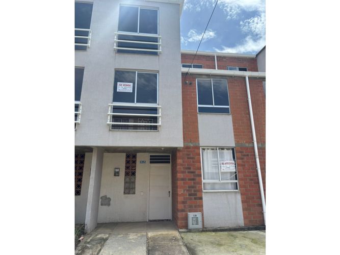 Casa de 3 alcobas en venta en Angel Maria Camacho, Jamundí, 75 m² · foto 4 de 24