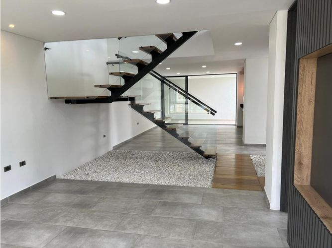 Casa de 4 alcobas en venta en Las Mercedes, Jamundí, 309 m² · foto 5 de 24