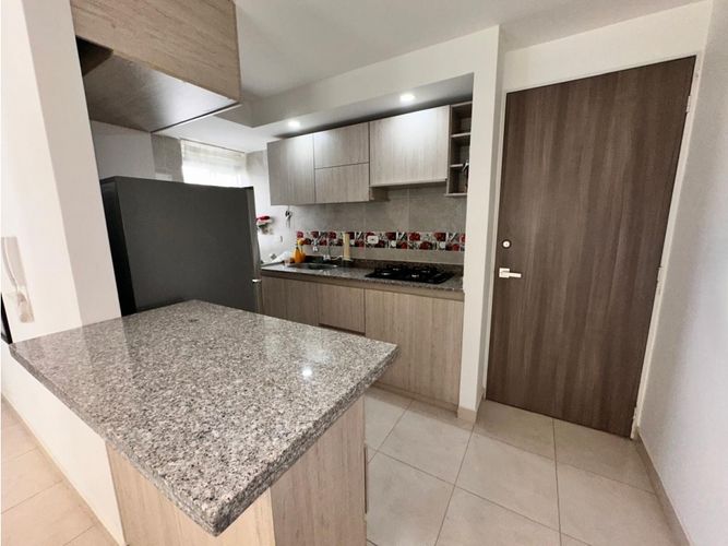Apartamento de 3 alcobas en venta en Cr. Los Naranjos, Jamundí, 65 m² · foto 2 de 24