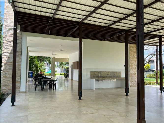 Casa de 4 alcobas en venta en Las Mercedes, Jamundí, 309 m² · foto 23 de 24