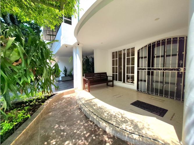 Casa de 4 alcobas en venta en Quintas De Don Simon, Cali, 280 m² · foto 2 de 24