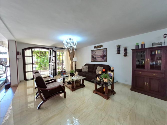 Casa de 4 alcobas en venta en Quintas De Don Simon, Cali, 280 m² · foto 4 de 24