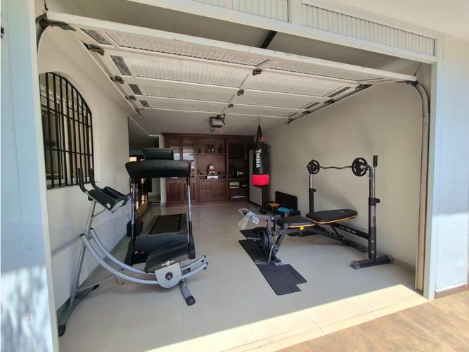 Casa de 4 alcobas en venta en Quintas De Don Simon, Cali, 280 m² · foto 6 de 24