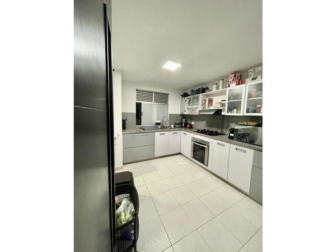 Apartamento de 4 alcobas en venta en El Ingenio, Cali, 134 m² · foto 3 de 23