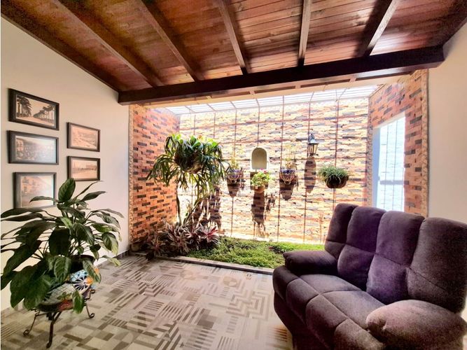Casa de 4 alcobas en venta en Quintas De Don Simon, Cali, 280 m² · foto 11 de 24