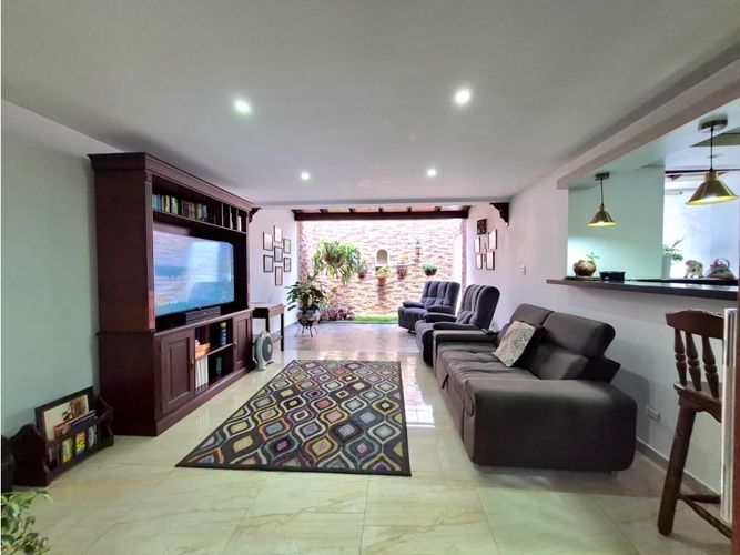Casa de 4 alcobas en venta en Quintas De Don Simon, Cali, 280 m² · foto 13 de 24