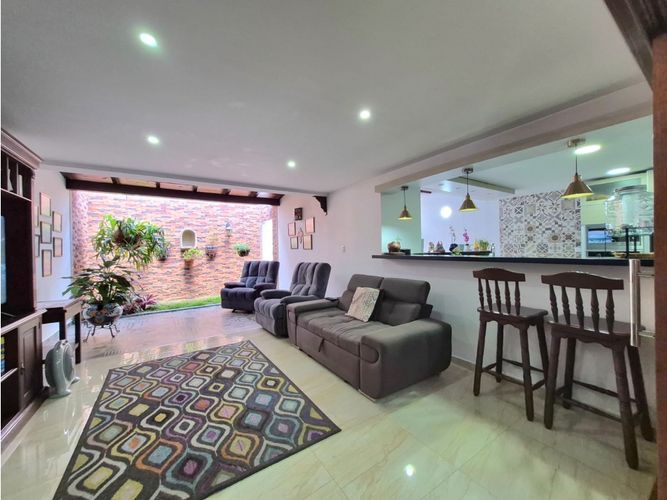 Casa de 4 alcobas en venta en Quintas De Don Simon, Cali, 280 m² · foto 14 de 24
