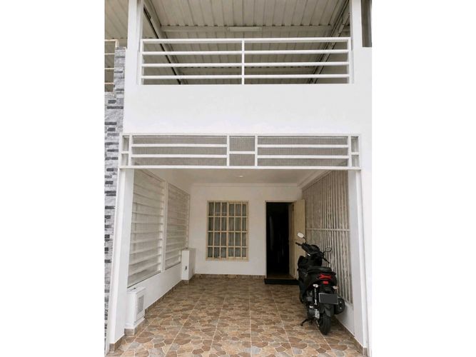Casa de 3 alcobas en venta en Portal De Jamundi, Jamundí, 180 m² · foto 2 de 24