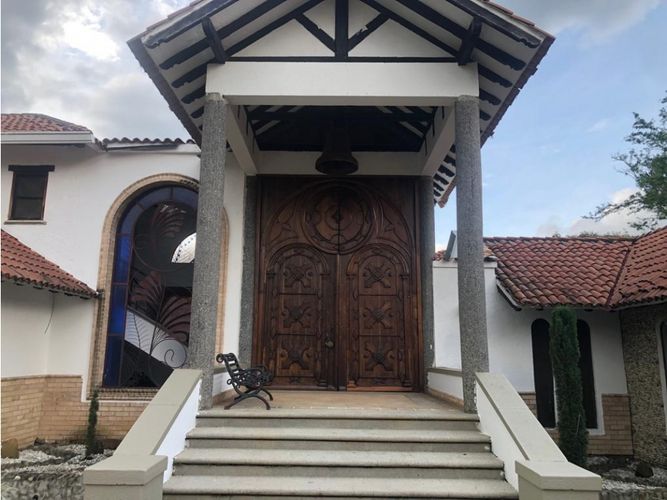 Casa de 4 alcobas en venta en Pance, Cali, 818 m² · foto 2 de 24