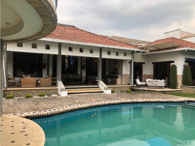 Casa de 4 alcobas en venta en Pance, Cali, 818 m² · foto 3 de 24