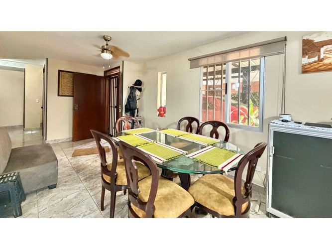 Casa de 4 alcobas en venta en El Castillo, Jamundí, 306 m² · foto 2 de 24