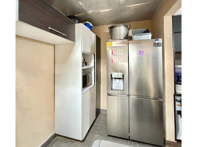 Casa de 4 alcobas en venta en El Castillo, Jamundí, 306 m² · foto 6 de 24