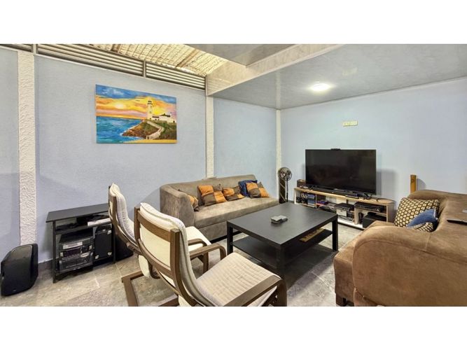 Casa de 4 alcobas en venta en El Castillo, Jamundí, 306 m² · foto 9 de 24