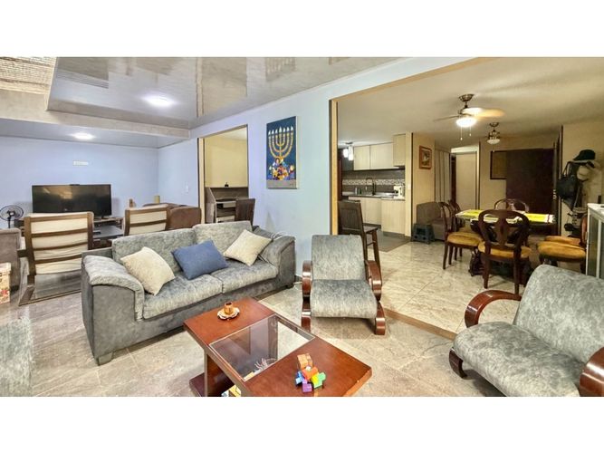 Casa de 4 alcobas en venta en El Castillo, Jamundí, 306 m² · foto 12 de 24
