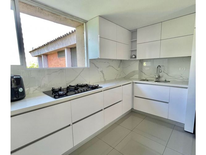 Apartamento de 3 alcobas en venta en La Flora, Cali, 86 m² · foto 5 de 19
