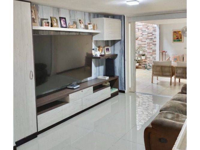 Casa de 5 alcobas en venta en El Limonar, Cali, 300 m² · foto 12 de 24