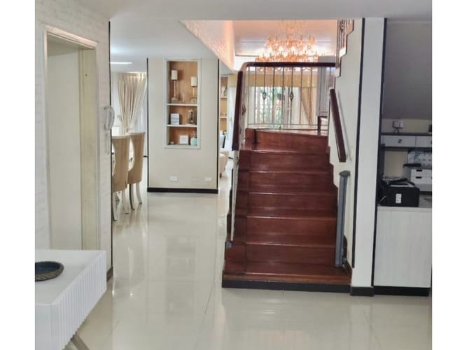 Casa de 5 alcobas en venta en El Limonar, Cali, 300 m² · foto 13 de 24
