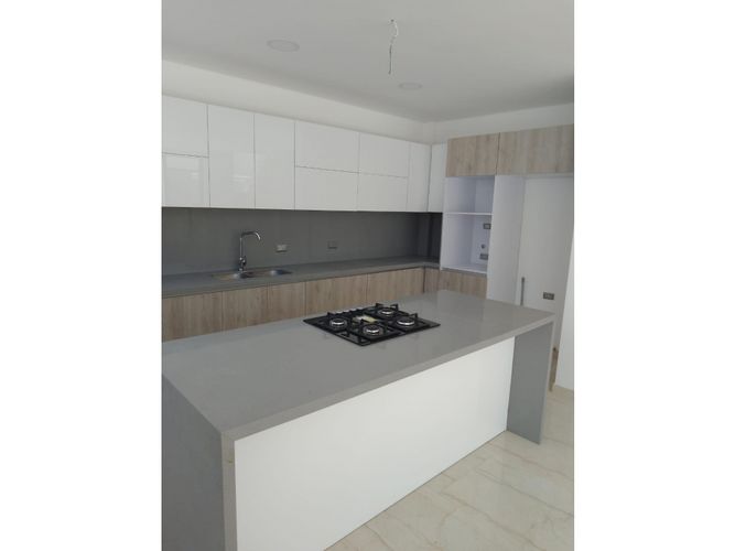 Casa de 4 alcobas en venta en Las Mercedes, Jamundí, 300 m² · foto 3 de 24