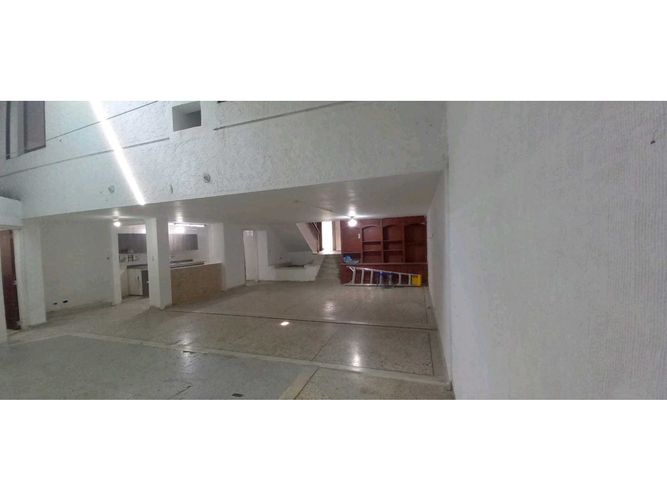Casa de 2 alcobas en venta en San Vicente, Cali, 209 m² · foto 3 de 22