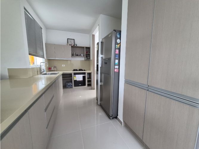 Casa de 3 alcobas en venta en El Castillo, Jamundí, 122 m² · foto 6 de 22
