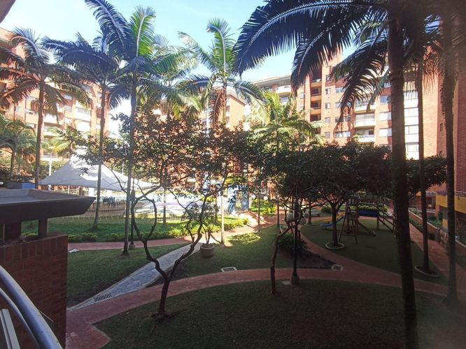 Apartamento de 4 alcobas en arriendo en Lorena, Medellín, 120 m² · foto 2 de 14
