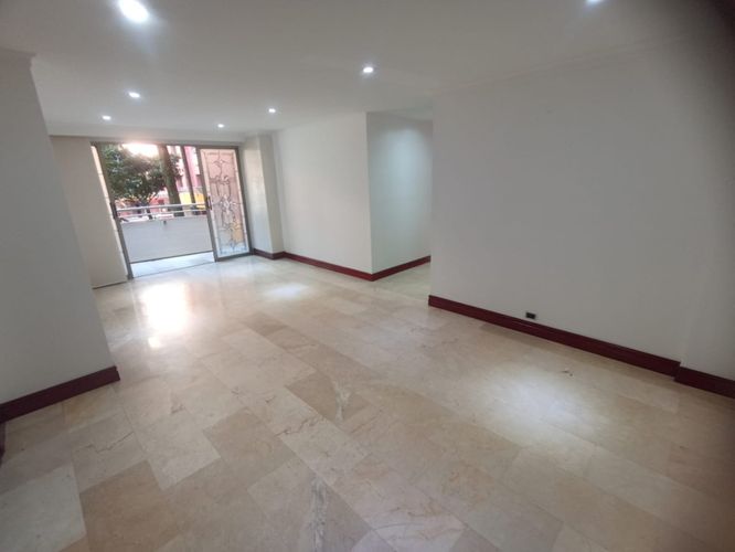Apartamento de 4 alcobas en arriendo en Lorena, Medellín, 120 m² · foto 3 de 14