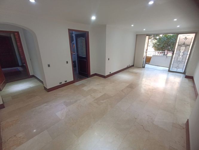 Apartamento de 4 alcobas en arriendo en Lorena, Medellín, 120 m² · foto 4 de 14