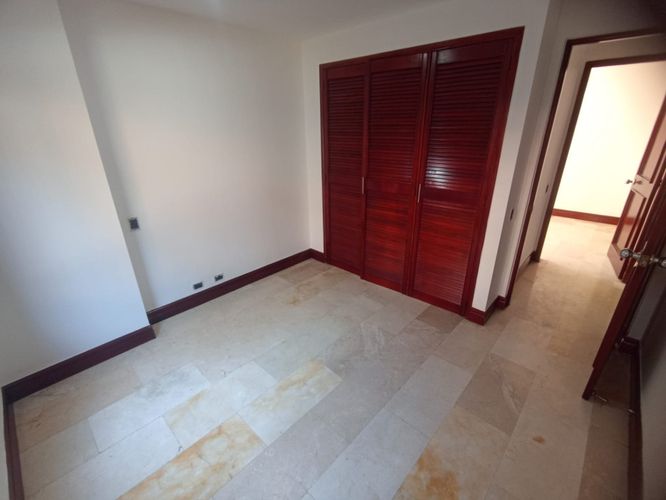 Apartamento de 4 alcobas en arriendo en Lorena, Medellín, 120 m² · foto 6 de 14