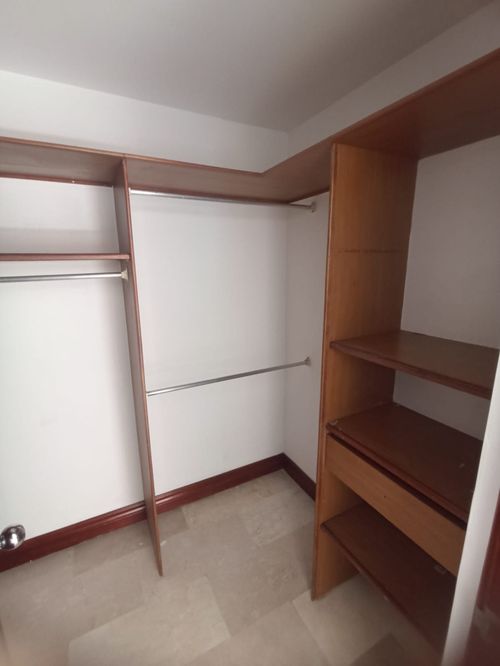 Apartamento de 4 alcobas en arriendo en Lorena, Medellín, 120 m² · foto 10 de 14