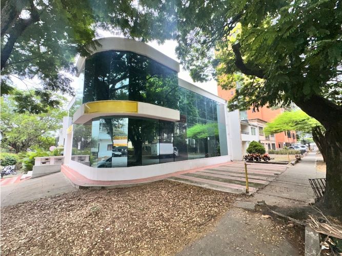 Local en arriendo en Santa Monica, Cali, 320 m² · foto 2 de 24