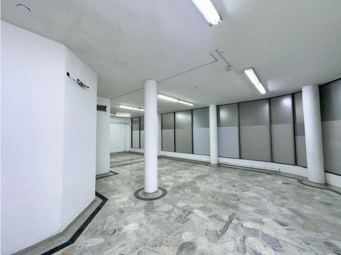 Local en arriendo en Santa Monica, Cali, 320 m² · foto 8 de 24