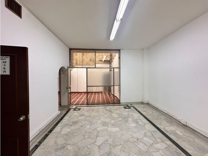Local en arriendo en Santa Monica, Cali, 320 m² · foto 13 de 24