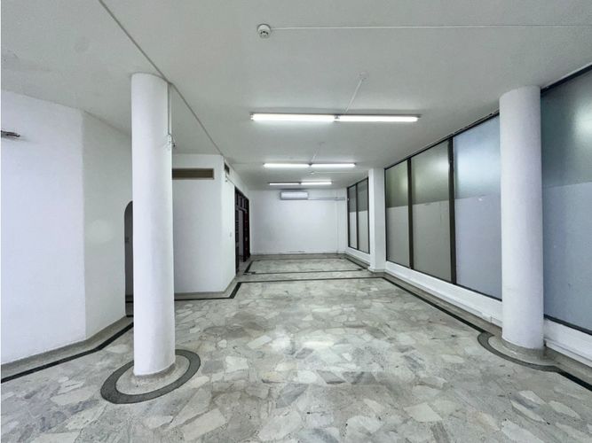 Local en arriendo en Santa Monica, Cali, 320 m² · foto 16 de 24