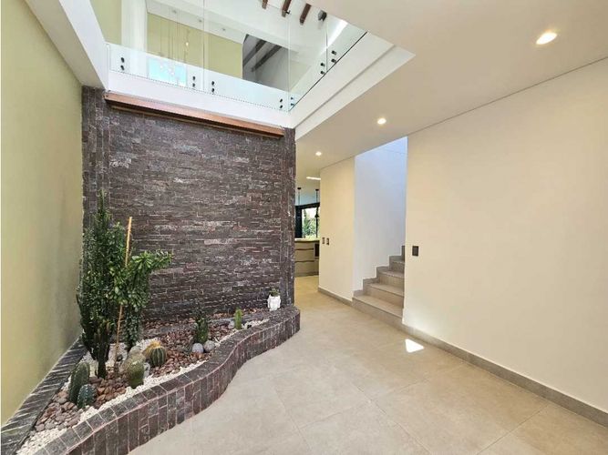 Casa de 4 alcobas en venta en El Retiro, 260 m² · foto 2 de 24