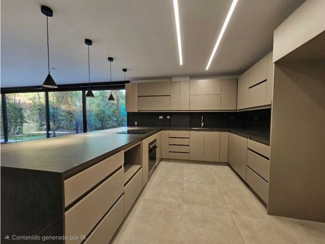 Casa de 4 alcobas en venta en El Retiro, 260 m² · foto 4 de 24