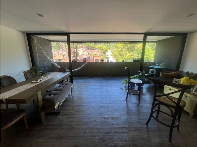 Apartamento de 3 alcobas en venta en Loma Benedictinos, Medellín, 180 m² · foto 3 de 19