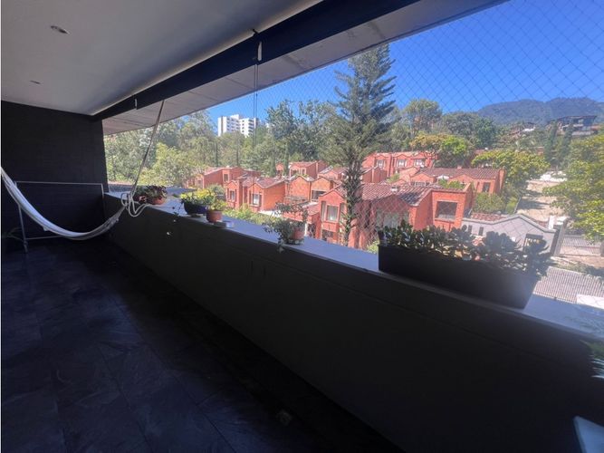 Apartamento de 3 alcobas en venta en Loma Benedictinos, Medellín, 180 m² · foto 5 de 19