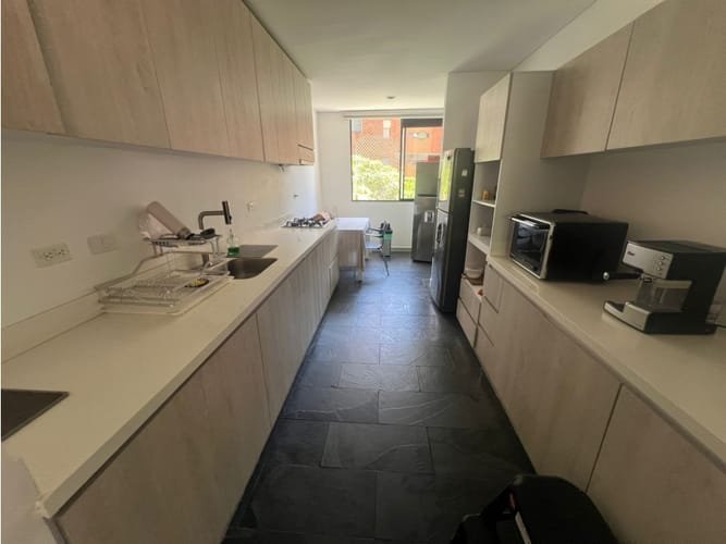 Apartamento de 3 alcobas en venta en Loma Benedictinos, Medellín, 180 m² · foto 7 de 19