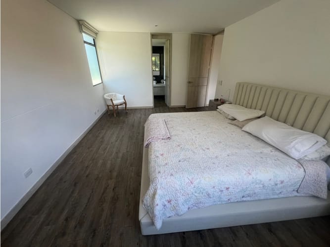Apartamento de 3 alcobas en venta en Loma Benedictinos, Medellín, 180 m² · foto 12 de 19