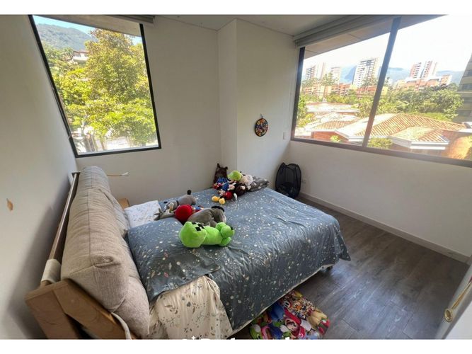 Apartamento de 3 alcobas en venta en Loma Benedictinos, Medellín, 180 m² · foto 14 de 19