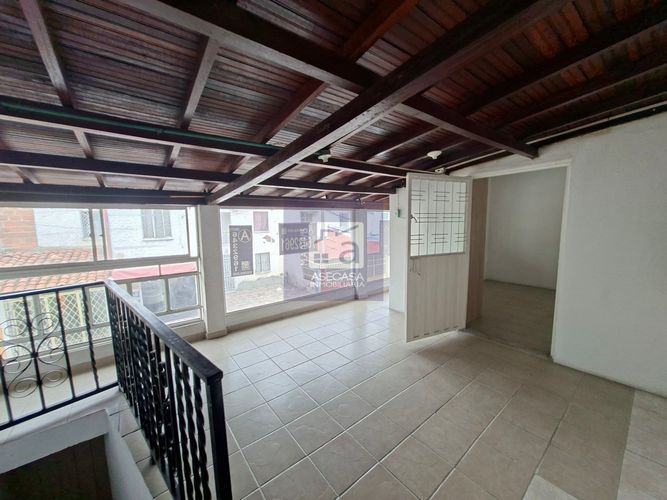 Apartamento de 4 alcobas en arriendo en El Poblado, Girón, 70 m² · foto 2 de 13