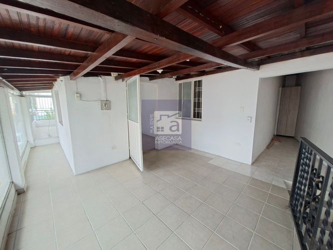 Apartamento de 4 alcobas en arriendo en El Poblado, Girón, 70 m² · foto 3 de 13