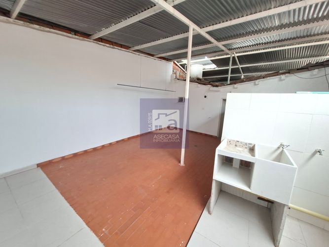 Apartamento de 4 alcobas en arriendo en El Poblado, Girón, 70 m² · foto 11 de 13