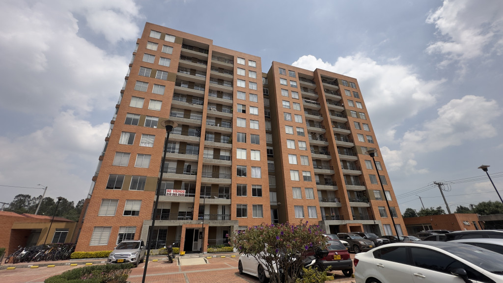Apartamento en venta en Gran Granada, Bogotá · foto 2 de 24