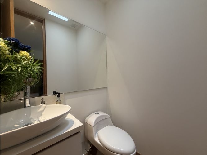 Casa de 3 alcobas en venta en Loma Del Indio, Medellín, 315 m² · foto 10 de 14
