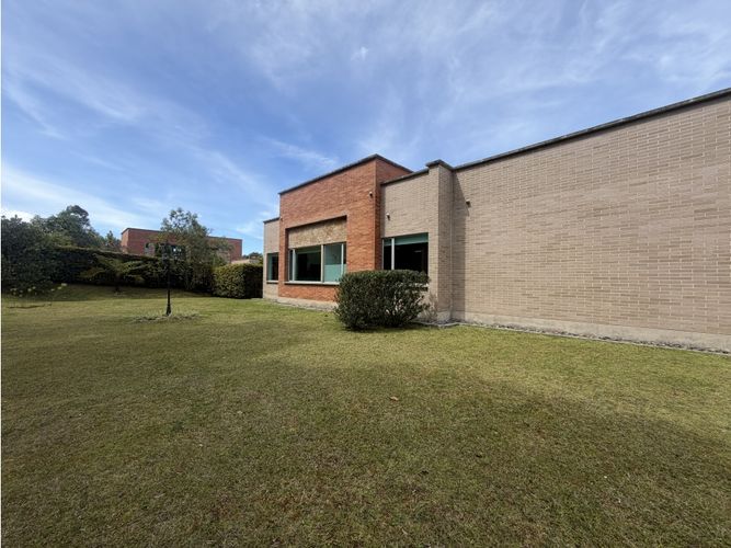 Casa de 3 alcobas en venta en Loma Del Indio, Medellín, 315 m² · foto 11 de 14