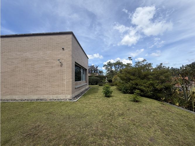 Casa de 3 alcobas en venta en Loma Del Indio, Medellín, 315 m² · foto 12 de 14