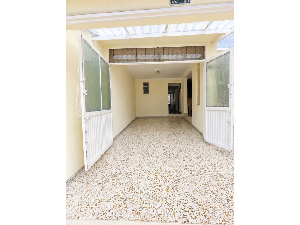 Casa en venta en Provivienda Norte, Bogotá · foto 2 de 19