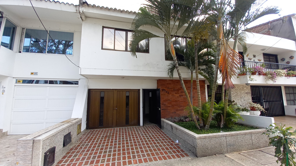 Casa en Arriendo en Urbanizacion la flora, Cali